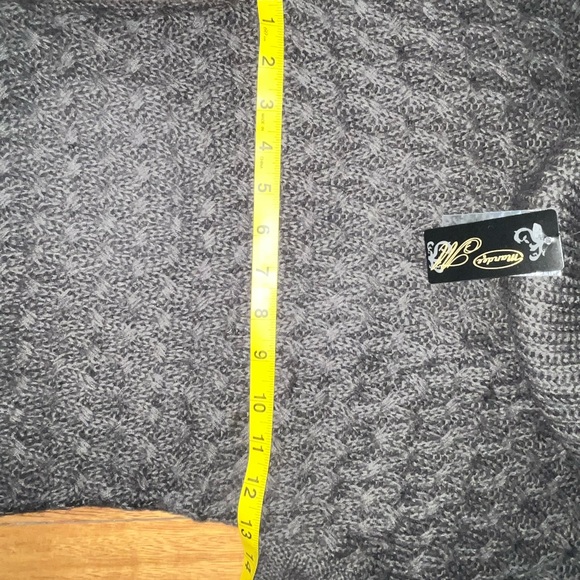 WOMAN’S MANDEE SHORT SLEEVE SWEATER SIZE SMALL - Picture 3 of 7